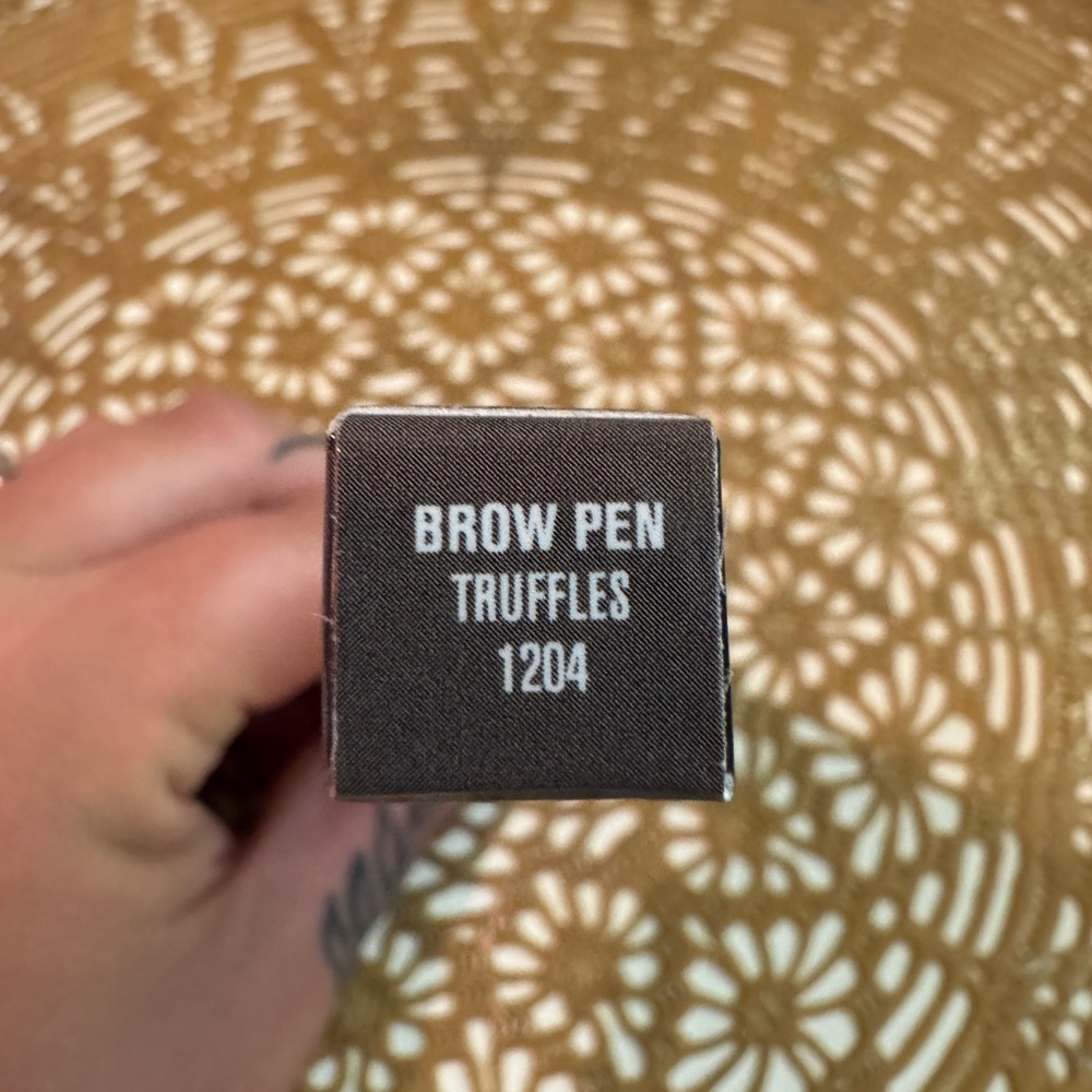 IL MAKIAGE Truffles Brow Pencil - Picture 4 of 4